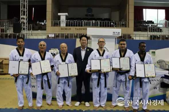 국기원 세계태권도연수원(WTA)의 ‘제111기 외국인 국제태권도사범 교육‘에 32개국 132명이 참가했다.