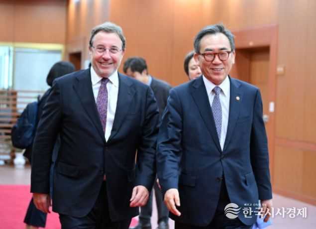아킴 슈타이너(Achim Steiner) 유엔개발계획 총재와 조태열 외교부 장관