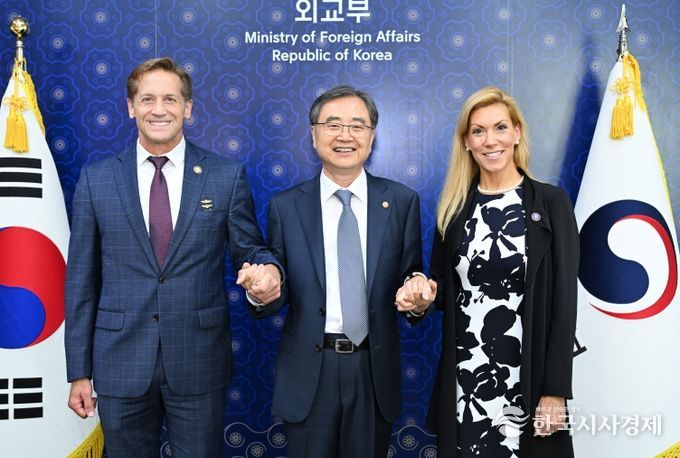 조현 장관, 미국 하원의원단 면담