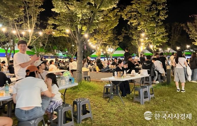 군산 대표 야간 명소, 도시재생숲‘달달한구도심’성료