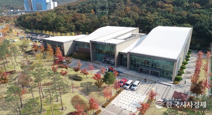 서재문화체육센터