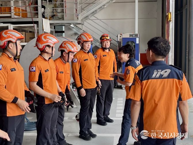 이오숙 소방본부장, 119특수대응단 방문 추석 연휴 대비 태세 점검·대원 격려