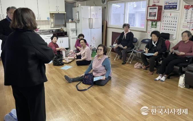 수원시 팔달구 매교동, 경로당 어르신 대상 '새빛 생활비 패키지' 사업 홍보