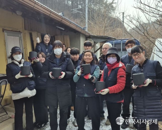 영월군종합사회복지관, 소소카페와 ‘사랑의 연탄 나눔 활동’