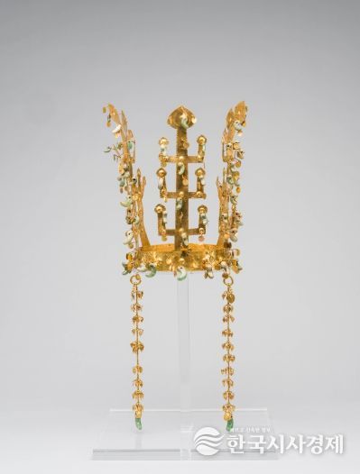 1. 금관 (金冠) 경주 금관총 출토, 삼국(신라) 5세기, 국립경주박물관, 국보