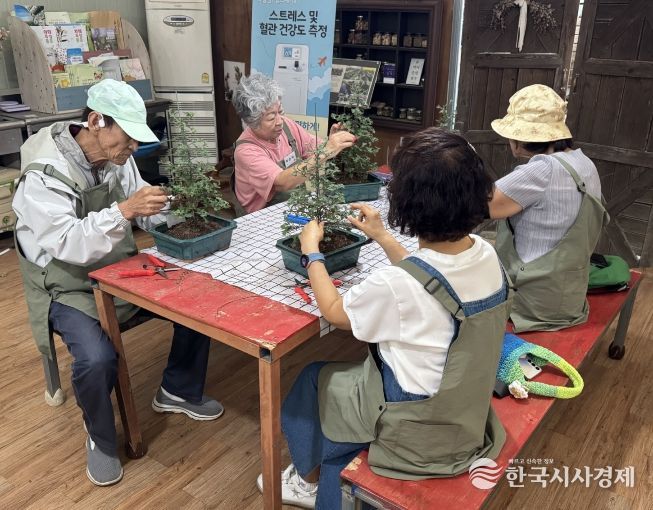 지난해 금산군 농업·사회복지 연계 치유프로그램 모습