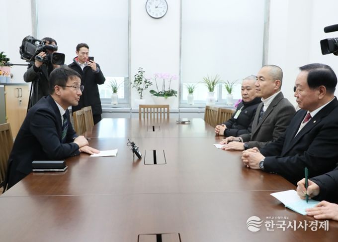 김진태 지사, 한병도 원내대표 면담…강원특별법 개정안 통과 촉구