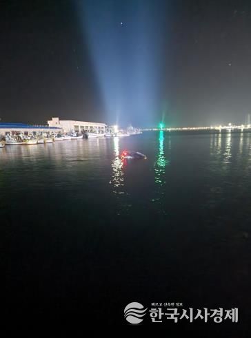 울진해경, 후포항 해상 차량 추락… 구조세력 투입 신속 대응