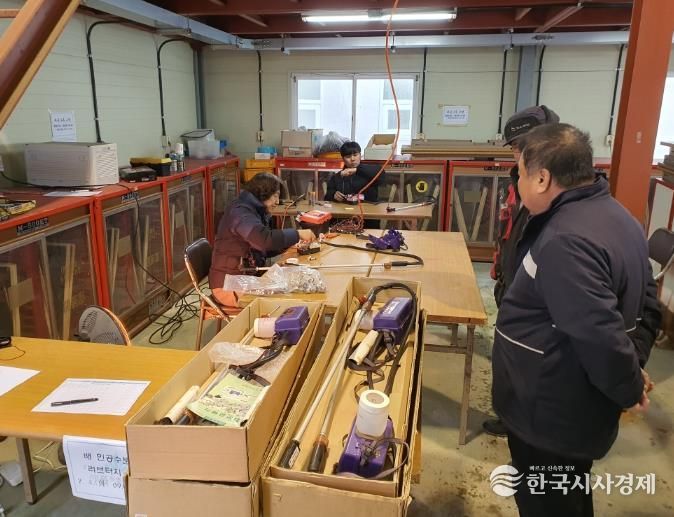 세종시, 인공수분기 점검으로 고품질 배 생산해요