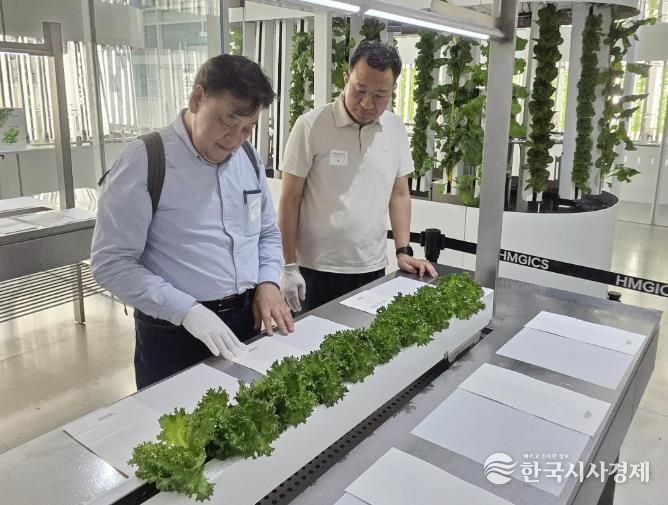 5일 싱가포르 견학 대상지를 방문한 모습.