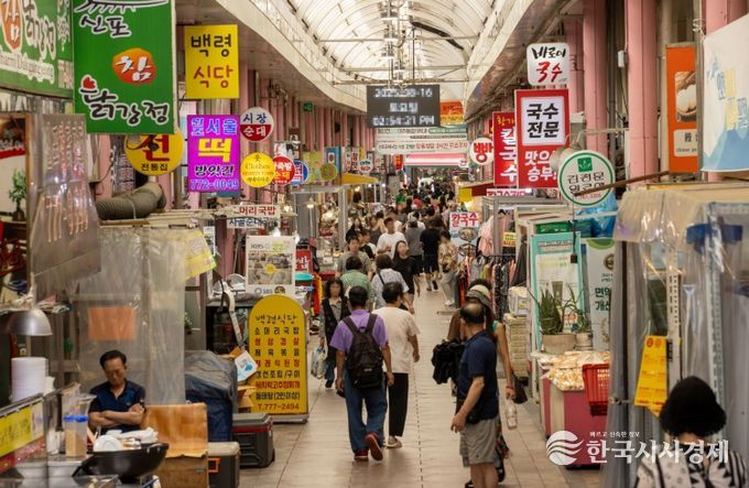 참고사진 (신포국제시장 내부 전경