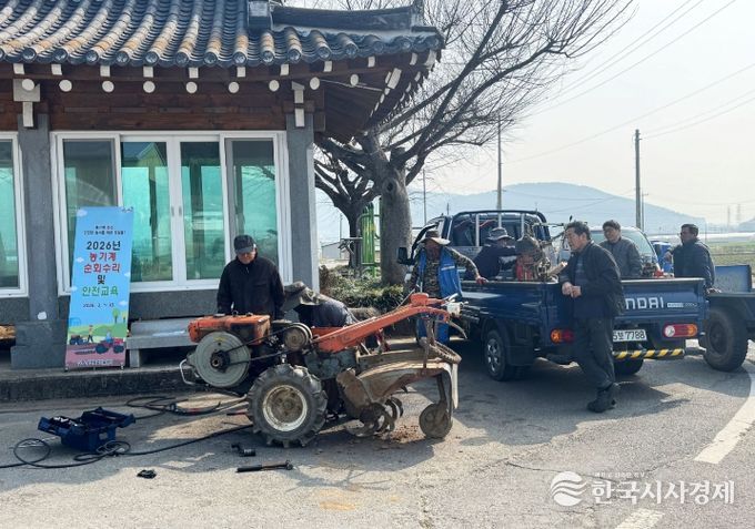 보성군, 2026년 농기계 순회 수리 행정서비스 지원_지난 3월 12일부터‘농기계 순회 수리 및 안전교육’을 하고 있다