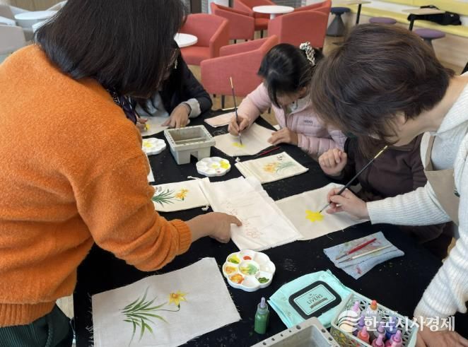 충주시 평생학습관, 개관 1주년 기념 ‘평생학습 동아리 일일체험’ 진행