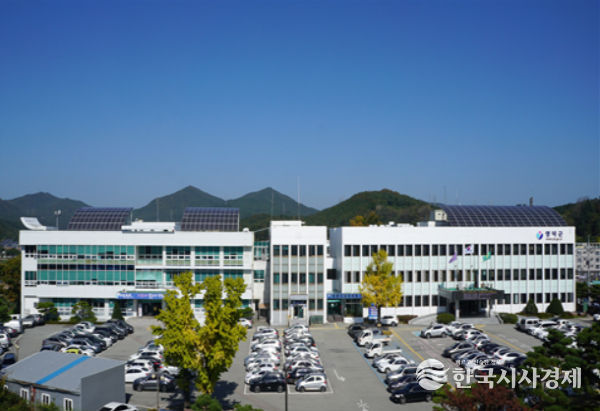 영덕군청 전경.