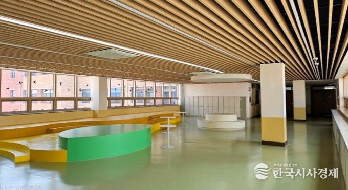 약사고(사진은 공용공간)는 이달부터 고교학점제 학교 공간 조성 사업을 완료하고 맞춤형 학습 공간 운영에 들어갔다