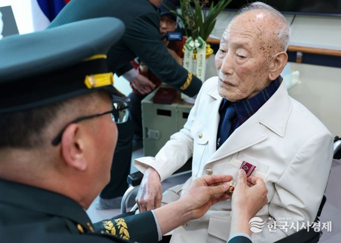 영암군, 6·25전쟁 참전유공자 무공훈장 전수 빛나는 공훈 기린다
