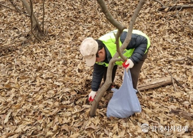 고양시, 야생동물 출몰 지역에 광견병 미끼 백신 6,000개 살포