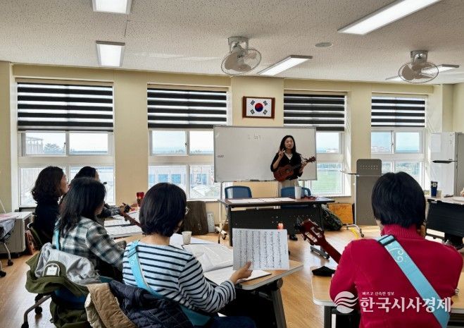 샤카 동아리 우쿨렐레 교실