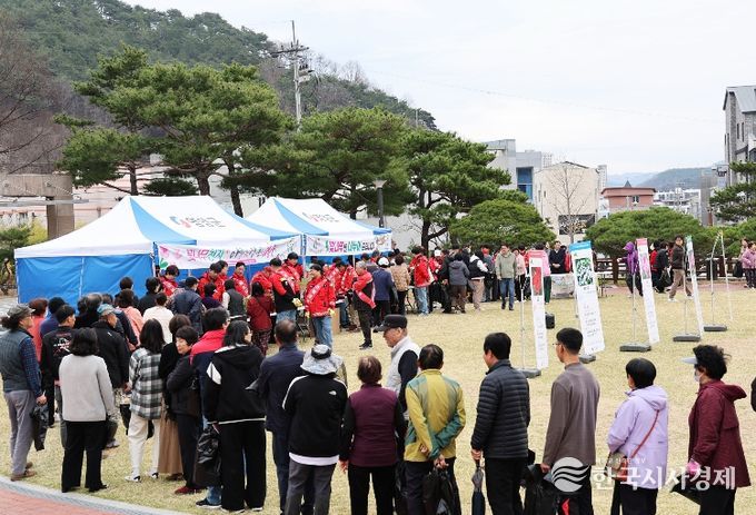 영양군, 제81회 식목일 기념,‘나무나누어주기 행사’개최